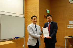 香港理工大学で佐藤理事長による特別講義01
