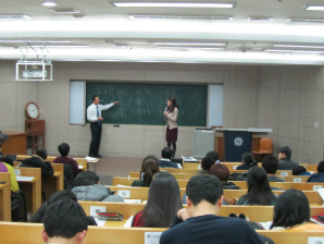延世大学で佐藤理事長が特別講義と奨学金授与式01