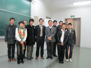 同済大学で佐藤理事長による講義02